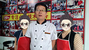两个广西阿姐报名学习螺蛳粉